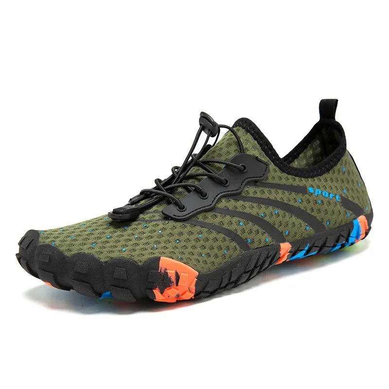 Low-top outdoor fitness shoes in army green with mesh fabric upper and rubber sole for beach wading.