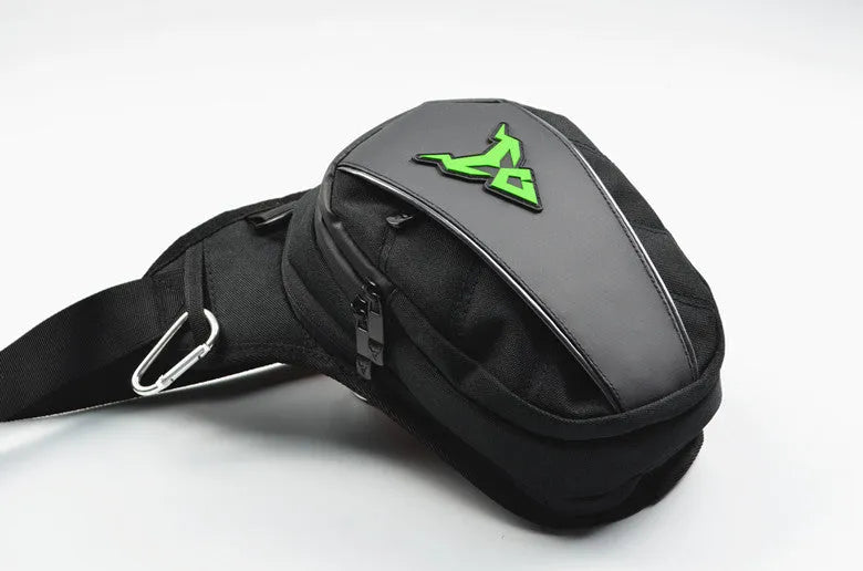Motorcycle leg bag in 1200D Oxford cloth with 29cm x 29cm dimensions and adjustable 10-15cm depth