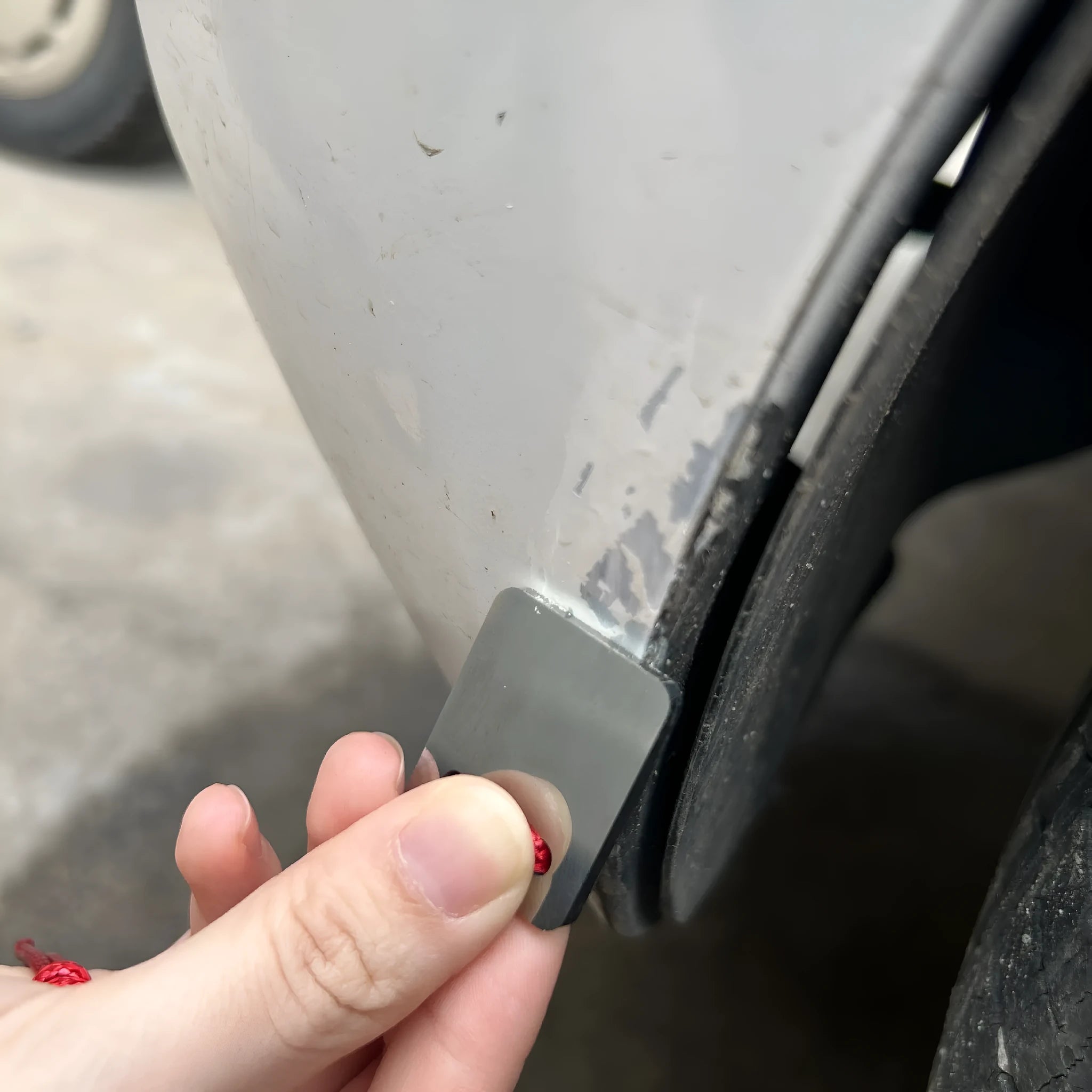 Silver metal car paint repair scraper for automotive chip and scratch touch-ups