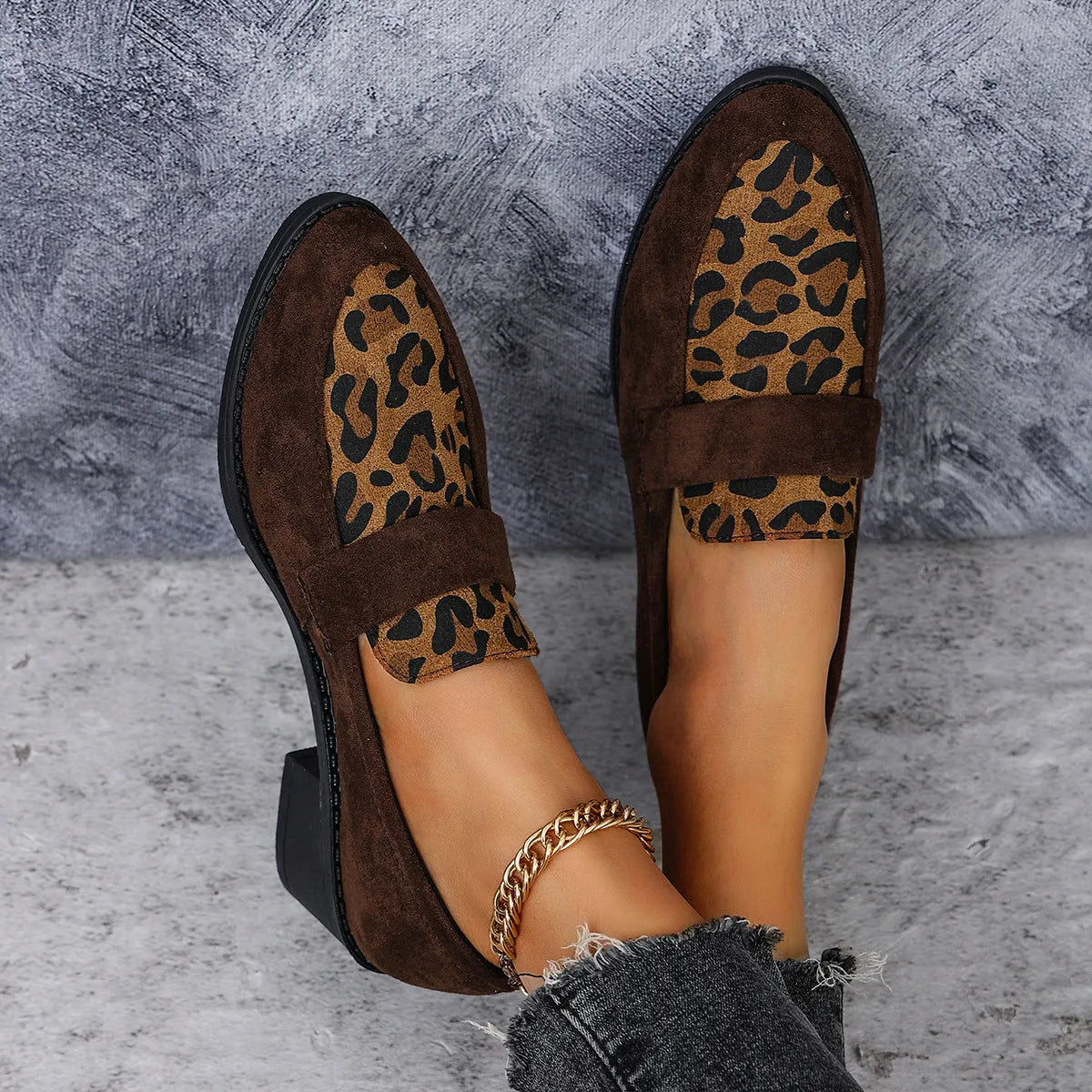 Leopard print suede slip-on shoe with chunky heel and pointed toe in brown colour
