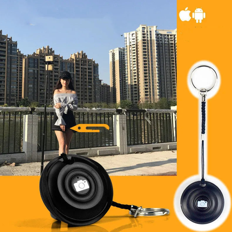 Black Snap Bluetooth remote control for selfies, weighing 27g with over 10-metre range