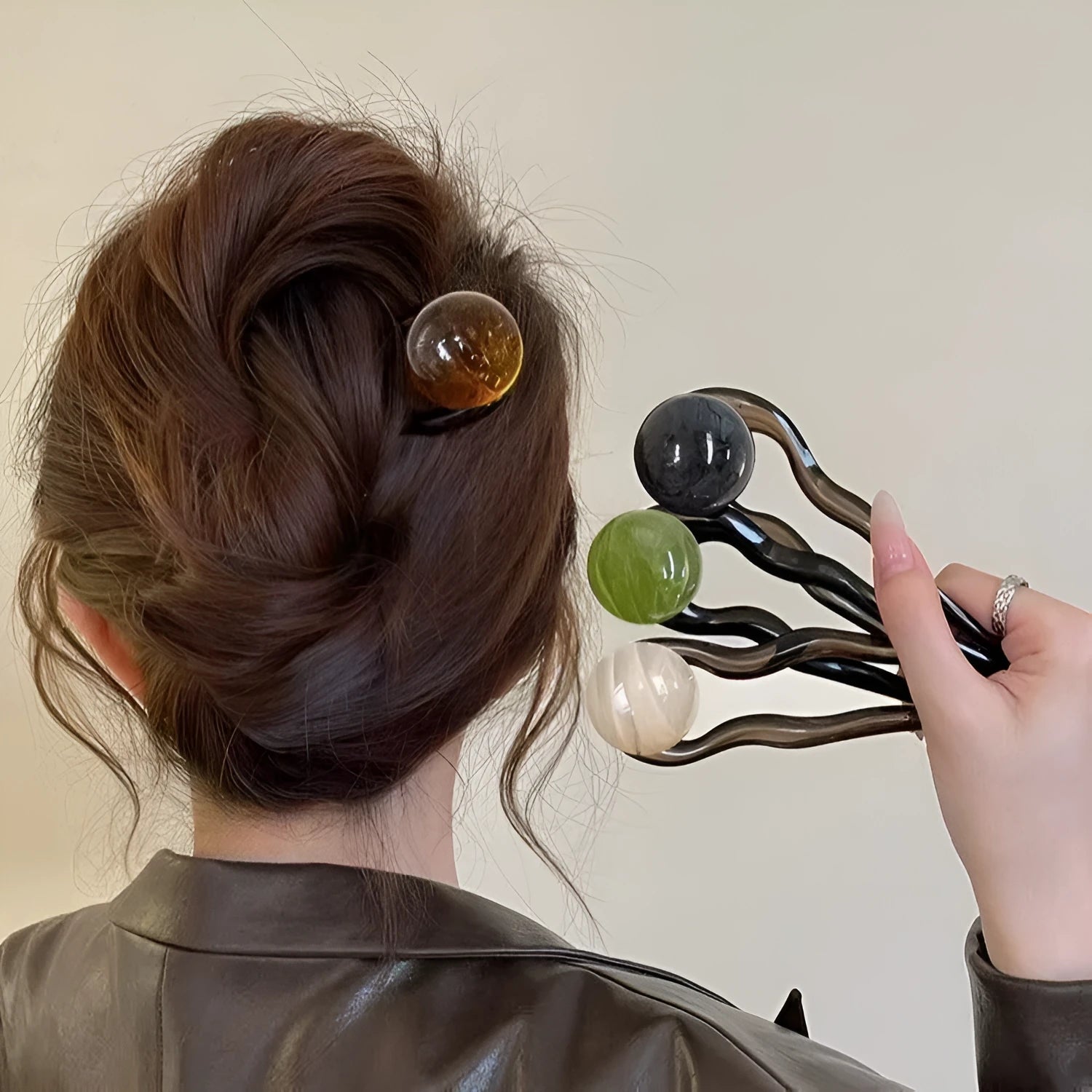 Ball retro U-shaped hair pin barrettes in acrylic with beige, caramel, dark grey, and green colour options