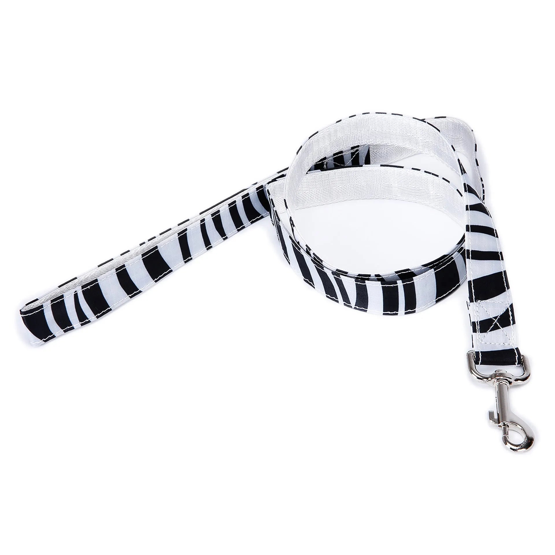 Black pet traction rope with hand-holding loop and plaid stripe pattern, 120cm imitation nylon dog lead
