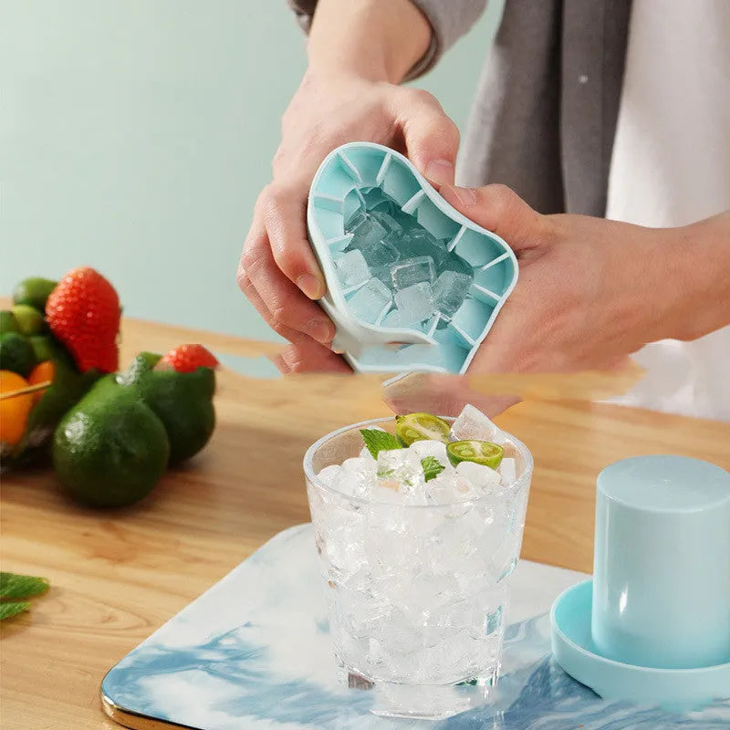 Blue-green portable 2-in-1 ice bucket and mould with lid showing 9 cm diameter and quick-freeze design