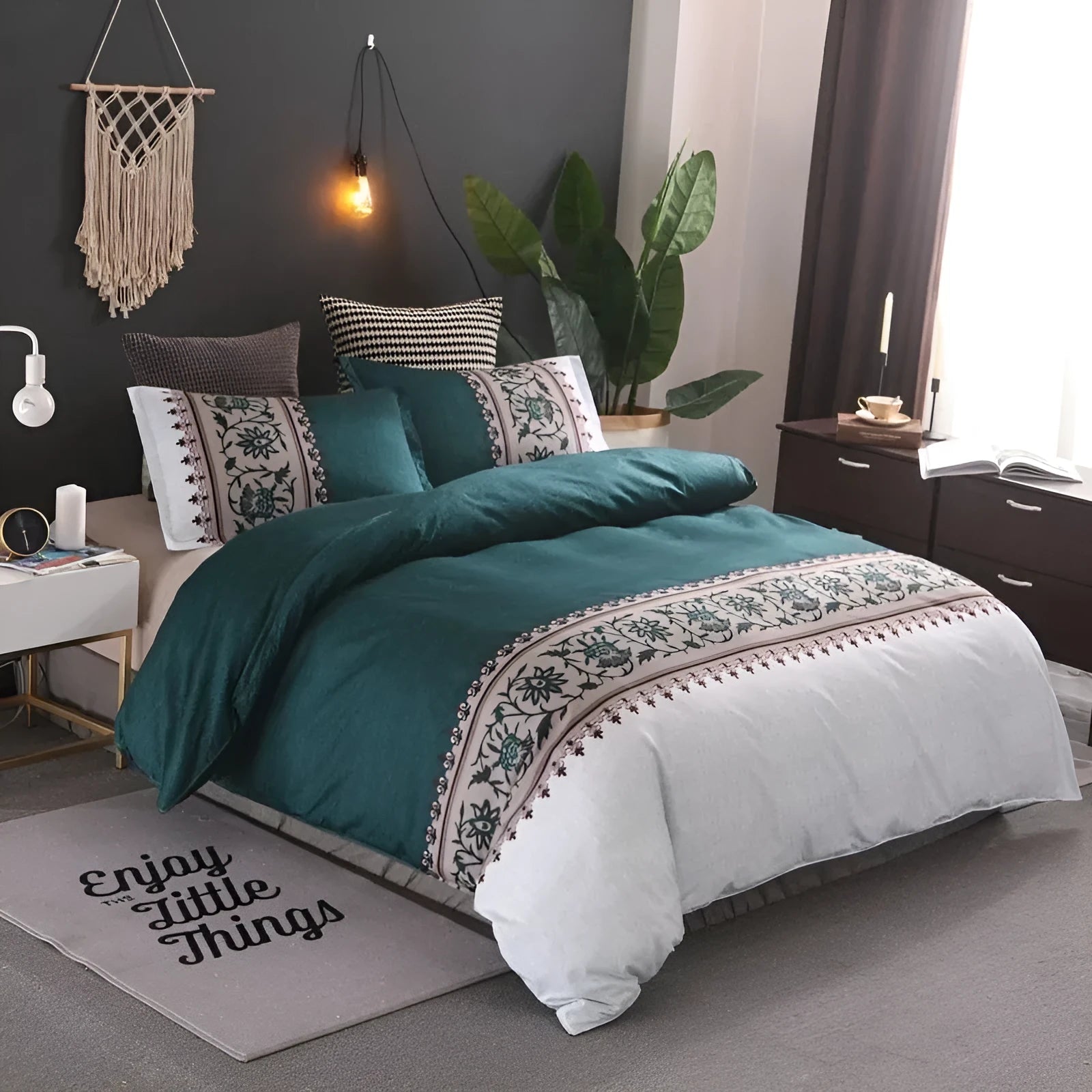 Polyester quilt cover and pillowcase bedding set in a plain weave with coloured edging.