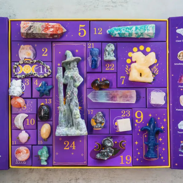 A paper Halloween countdown gift box with dimensions 33.5cm by 30.5cm.