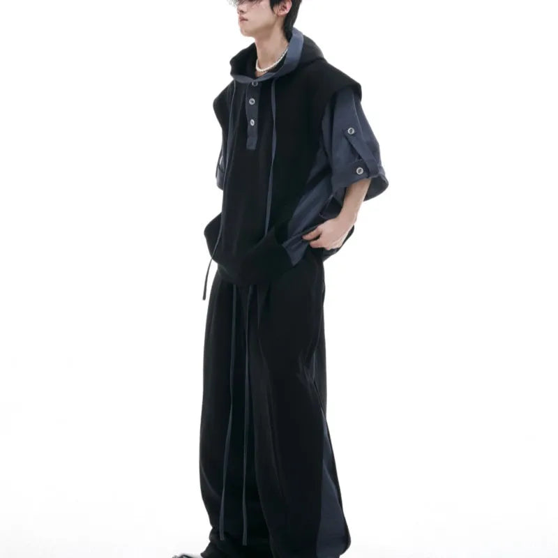 Hooded sports leisure suit with three-dimensional stitching on jacket, short sleeves, trousers length, in black or grey