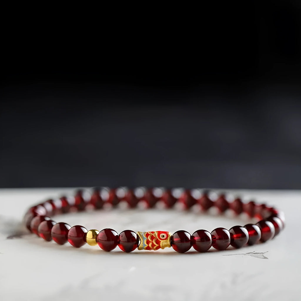 Women's wine red bracelet with garnet design in glass and coloured glaze