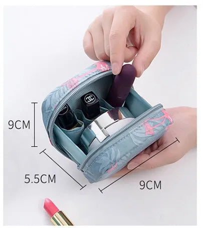 Cube-shaped cloth makeup storage bag in blue colour with plain pattern, approximately 20cm dimensions