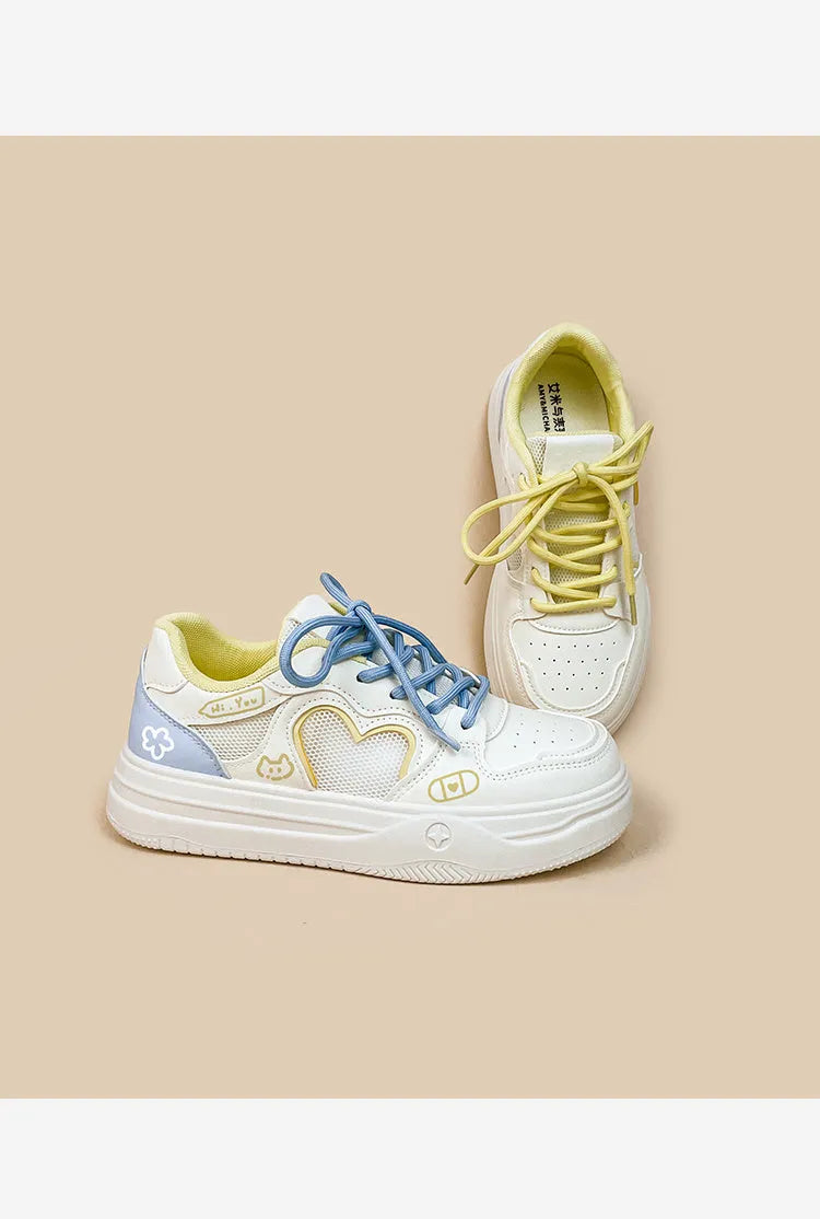 Summer mesh sneakers in Meow Rabbit Sea Salt Cheese colour with cross straps and rubber sole