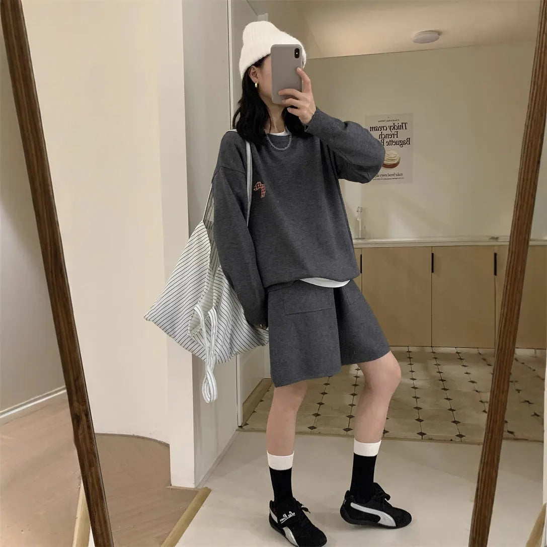 Women's casual sports knitted sweater shorts suit with animal pattern embroidery in milk blue colour