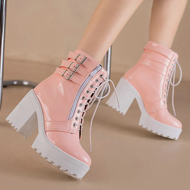 Women's thick-heeled short boots in black with 6-8cm heel and waterproof platform sole