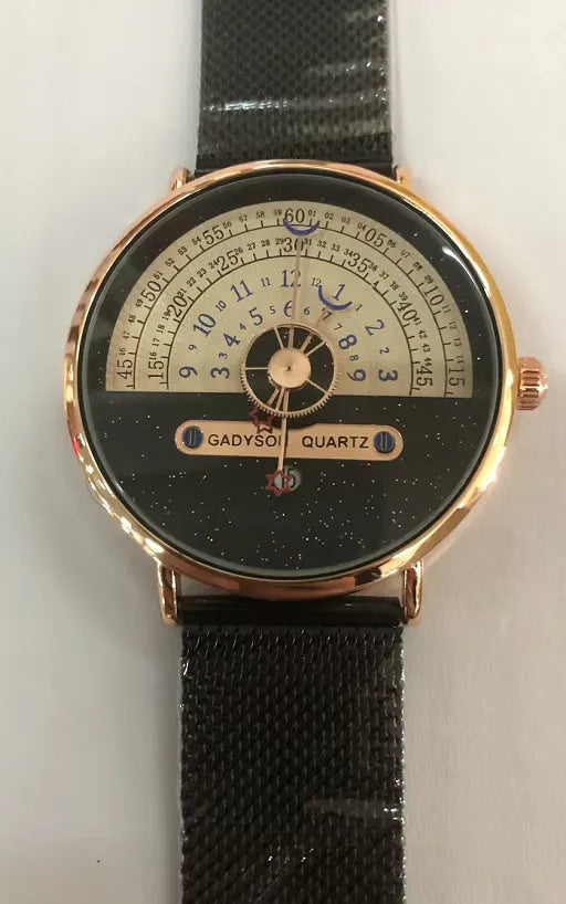 Men's gold or silver wristwatch with 40mm dial, alloy case, and water resistance