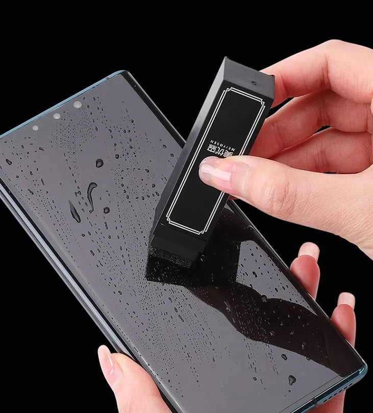 Pack of 40 disposable screen cleaner wipes for mobile phones and electronic devices