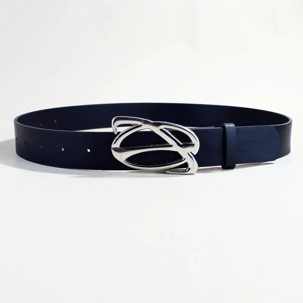 Silver buckle on 3.3cm wide PU leather belt showing snap fastening mechanism and 105cm length