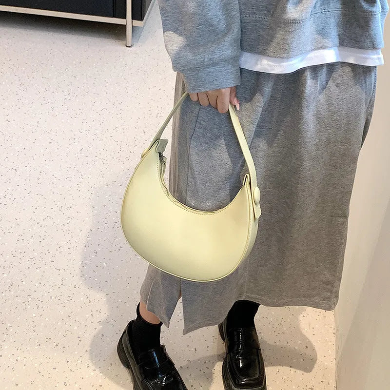 Women's retro shoulder bag in PU with dumpling shape, measuring 21x20x6cm, in black colour with zipper organiser