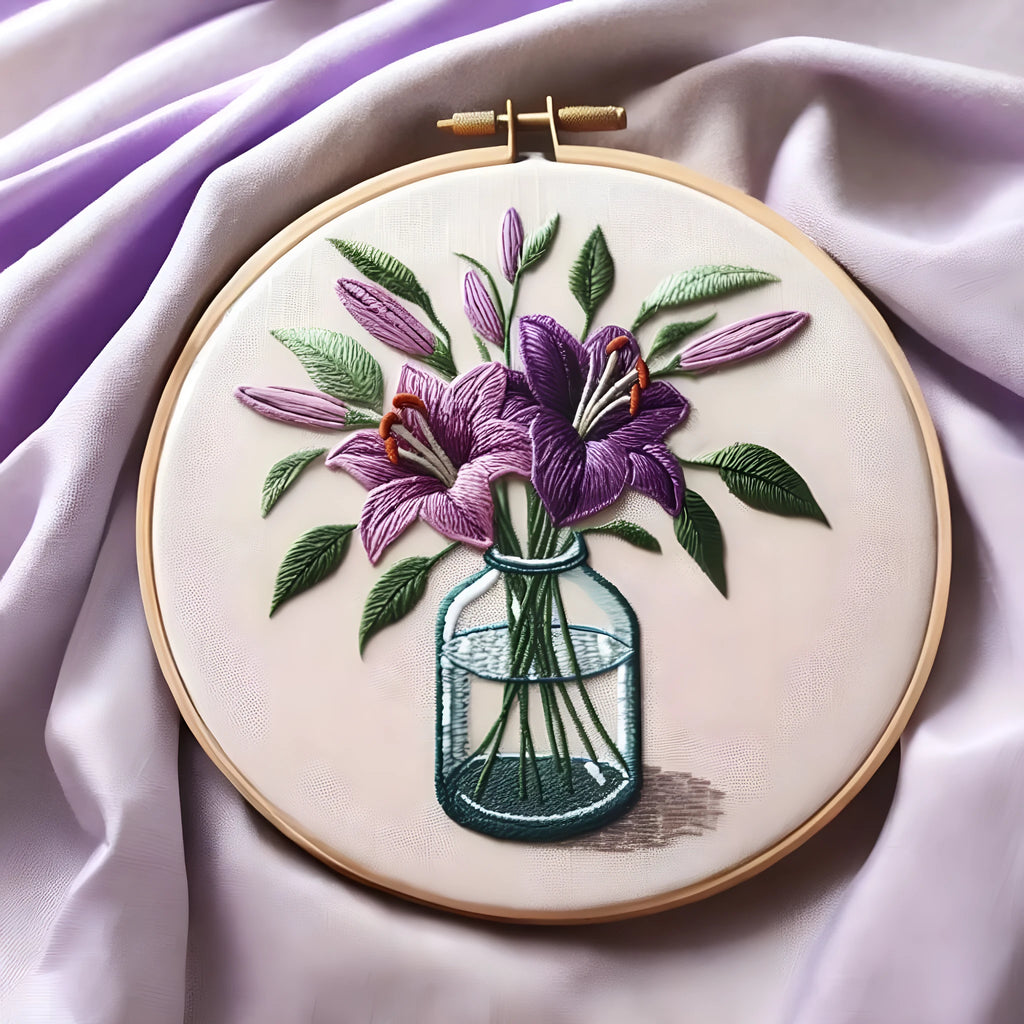 28 x 28 cm embroidery cloth with purple lily flower pattern and imitation bamboo frame