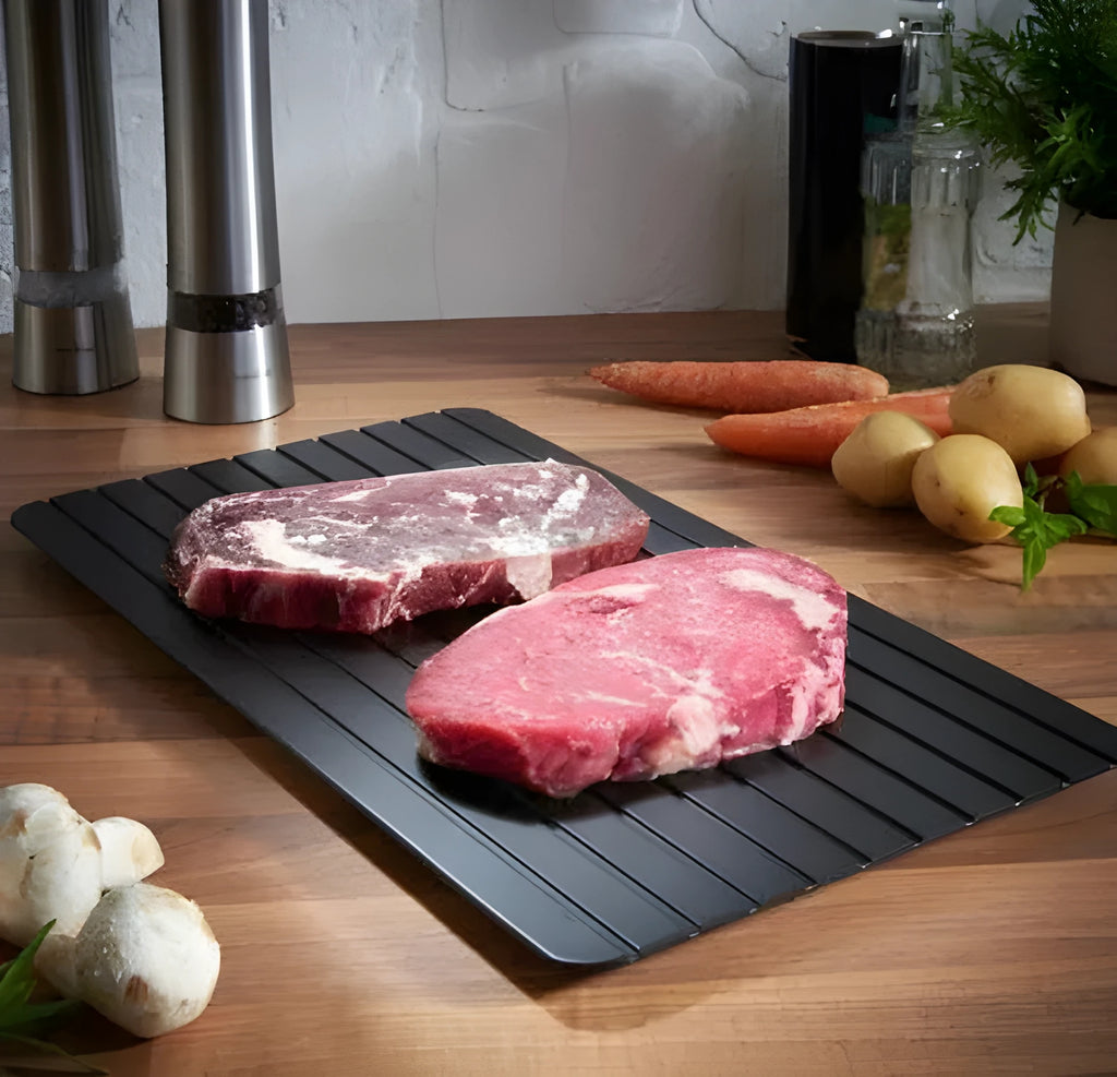 Black aluminium quick defrosting tray for thawing frozen food without electricity