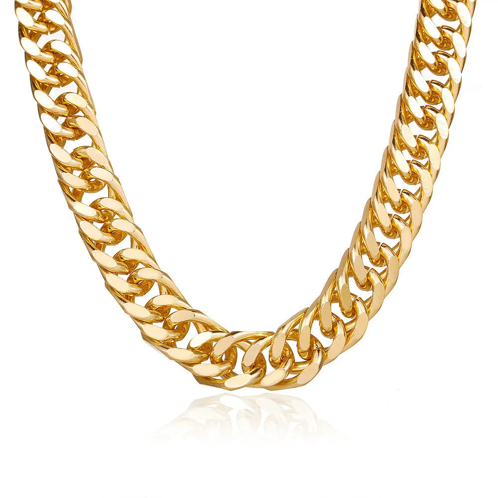 Women's gold thick chain necklace with 6cm pendant, 32cm total length, electroplated alloy construction