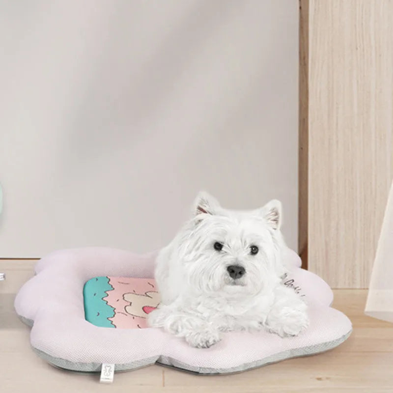 Green pet cooling mat for dogs and cats on floor, showing size options and ice silk gel technology