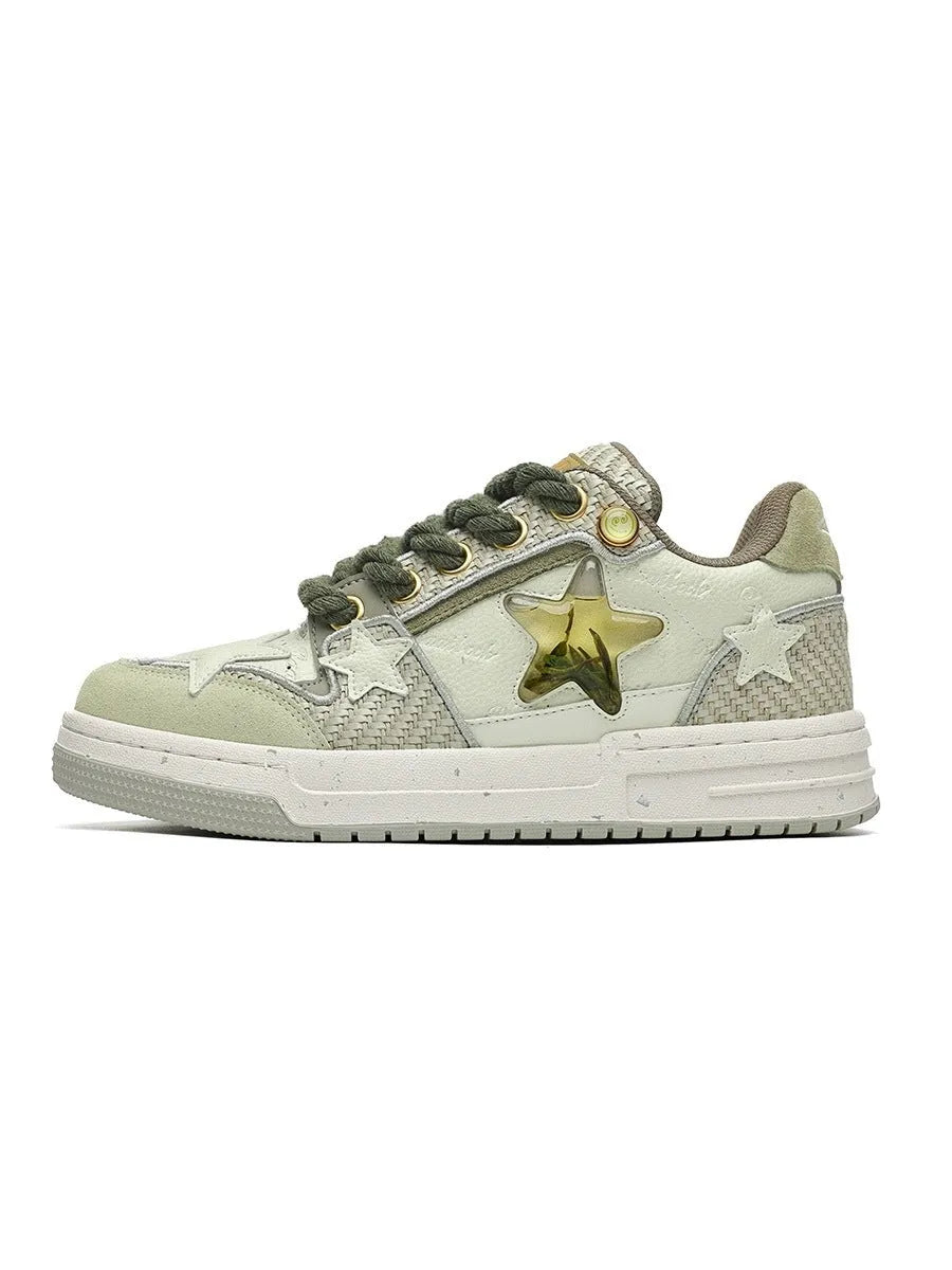 Low-top platform running shoes in cowhide leather, lace-up front, round toe, in a tea colour.