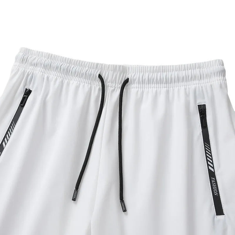 Men's black quick-drying sports shorts with loose fit and medium elastic waistband for summer athletic activities