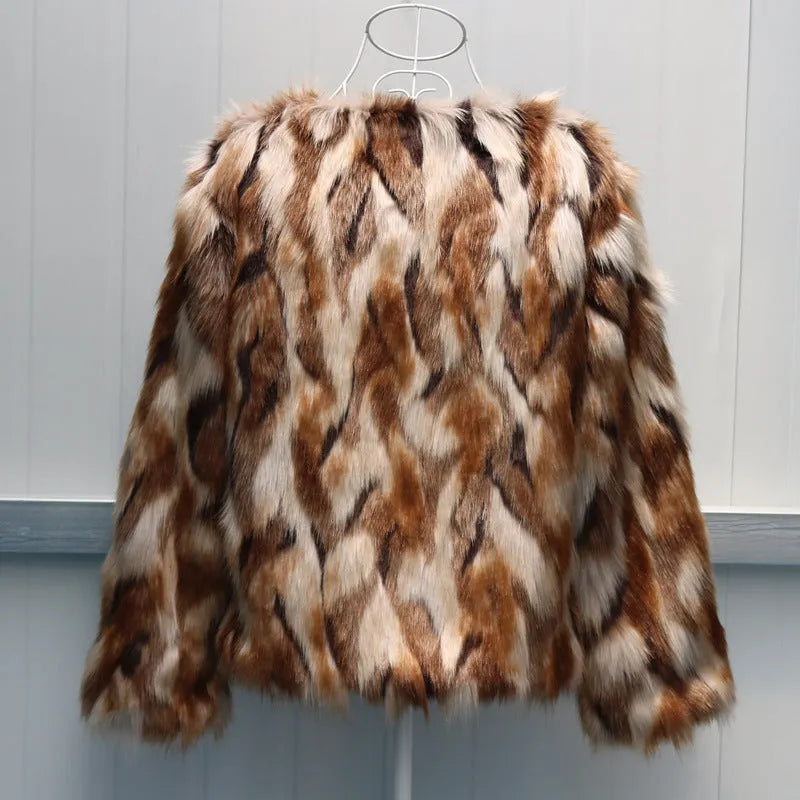 Korean slim-fitting women's faux fur coat in street fashion style with artificial fur fabric