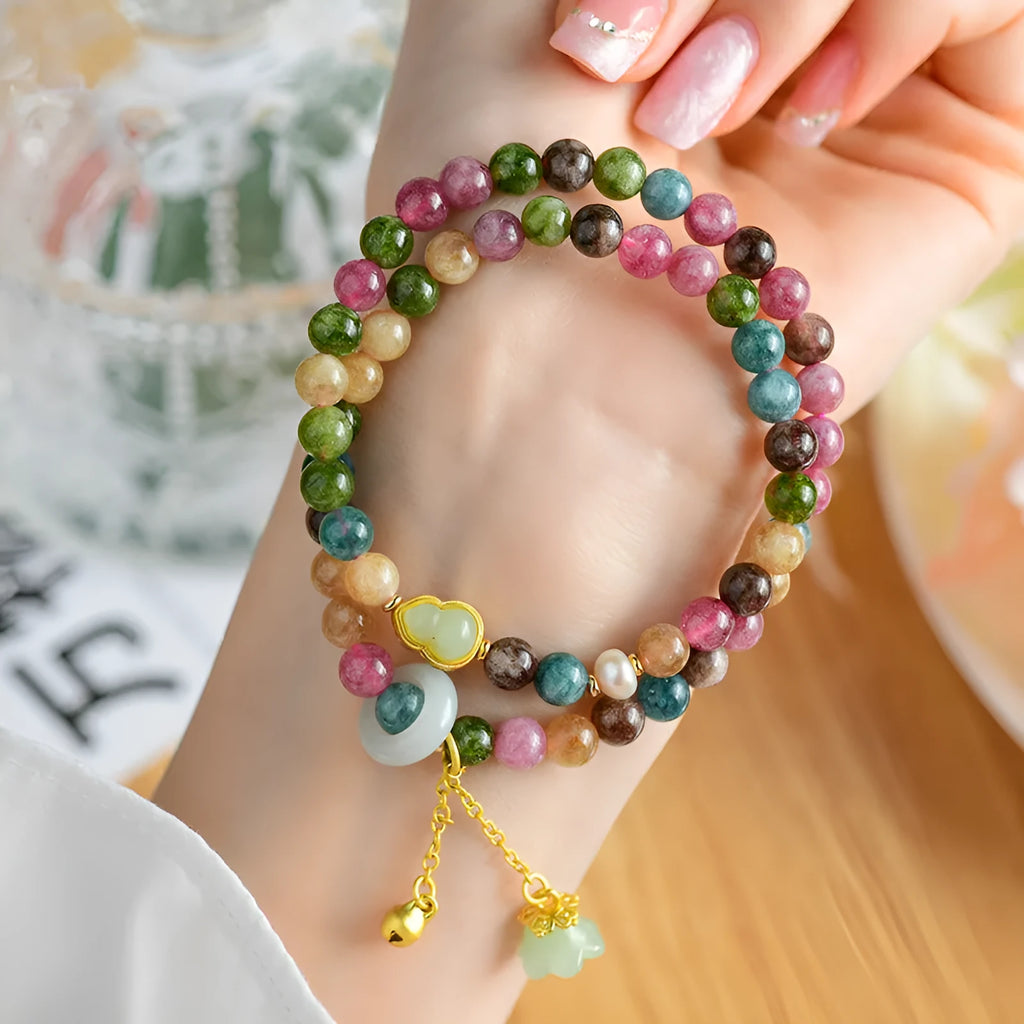 Natural chalcedony double circle bracelet with geometric beads in C118 colour.