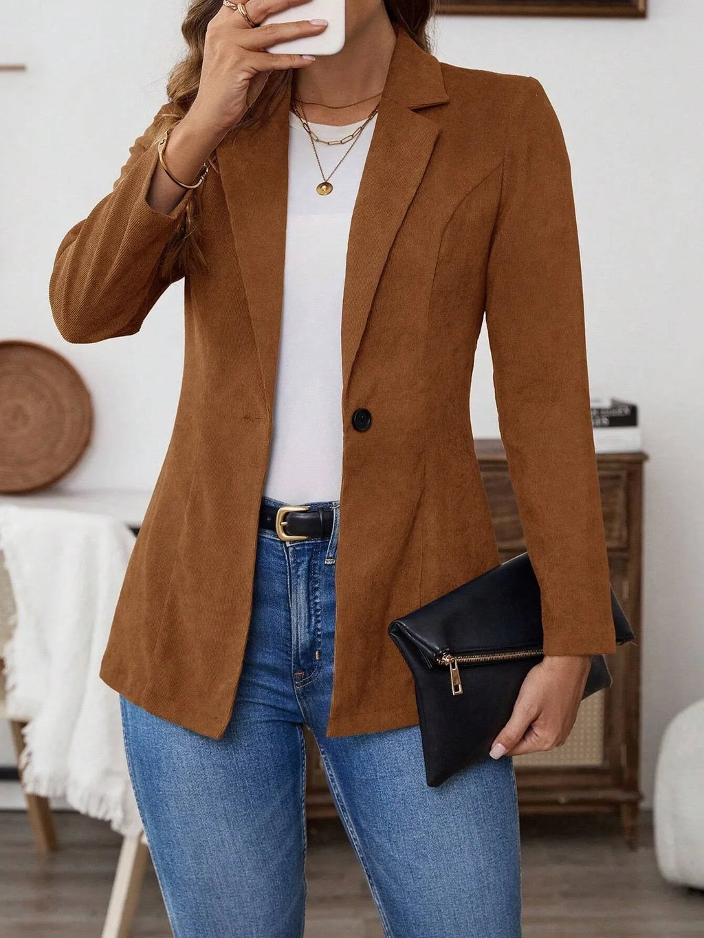 Brown lapel long sleeve single-breasted leisure suit coat with polyester and elastane fabric, shown in size L for a relaxed fit.