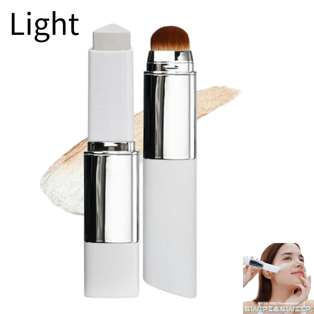 Blanc Cover cream stick foundation brush with a light-coloured handle and removable brush head.