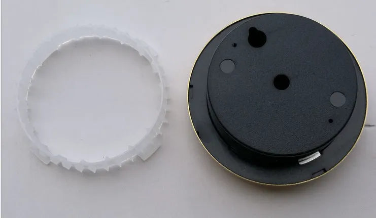Analogue thermometer and hygrometer with 72mm aluminium dial showing temperature and humidity readings