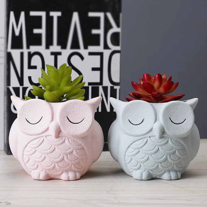 Handmade ceramic succulent pot with frosted owl design measuring 11×9×9cm
