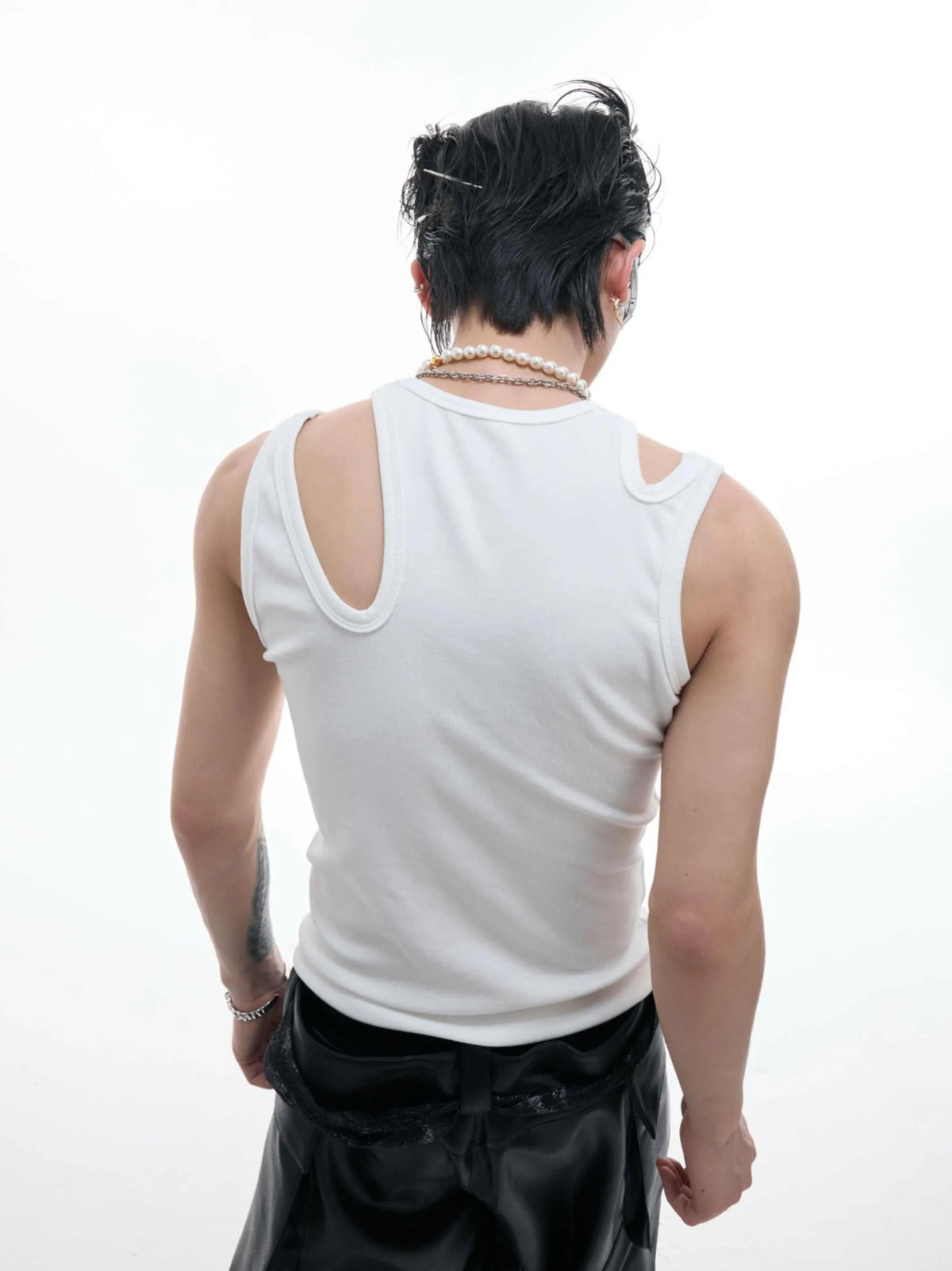 Men's sleeveless polyester vest T-shirt, crocheted hollow detail, cartoon pattern, white or black