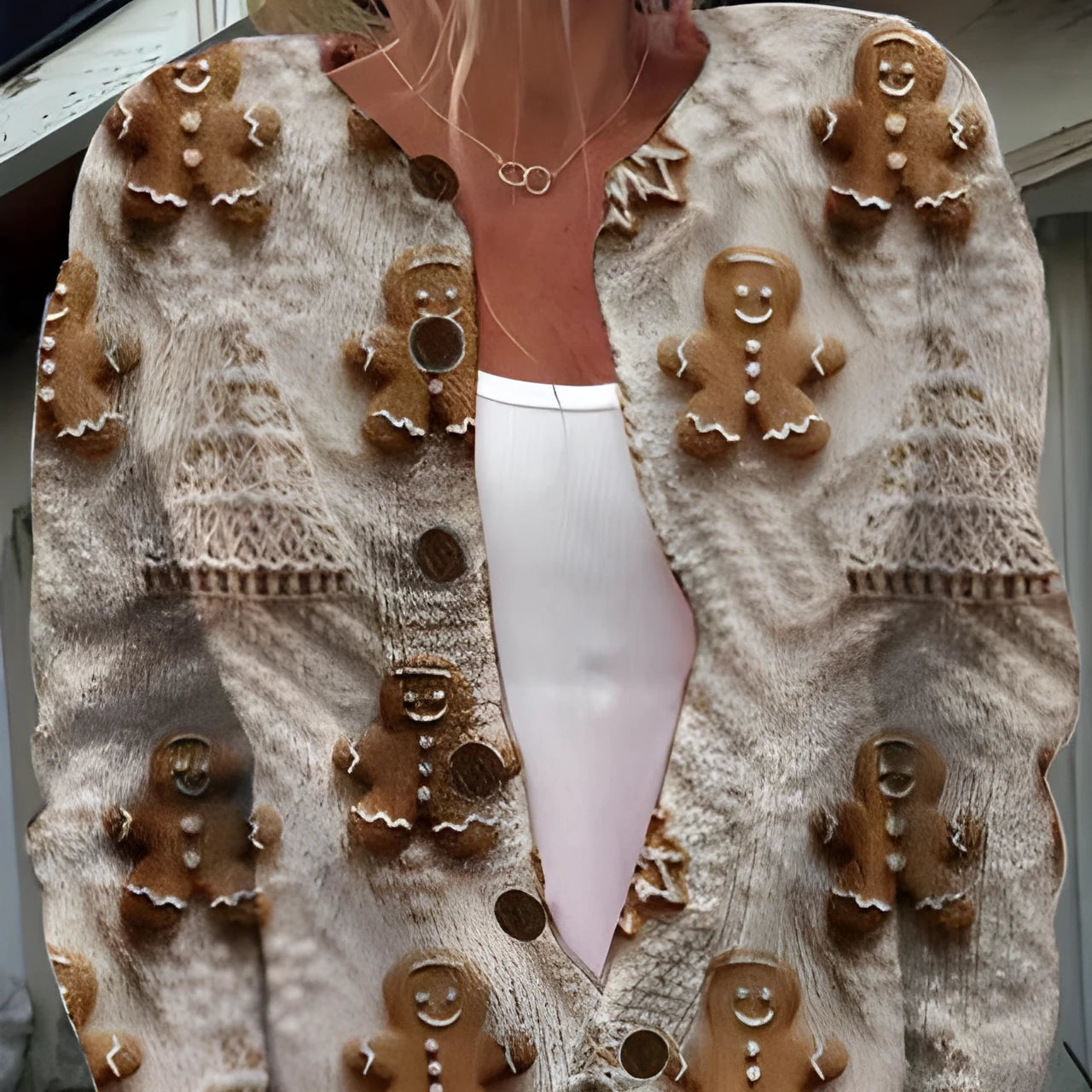 Digital printed V-neck top with lapel collar in loose fit design