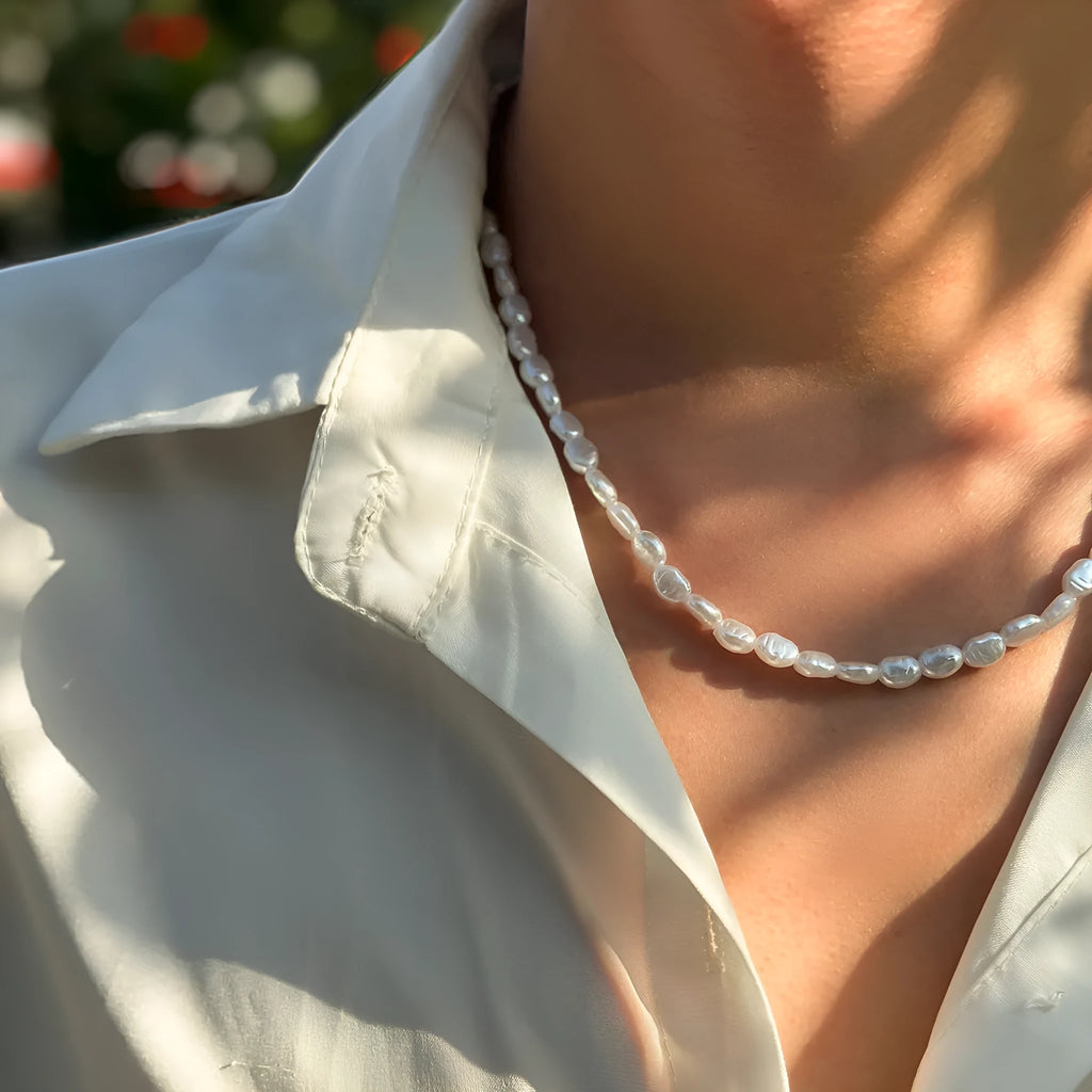 Men's white handmade U-shaped imitation pearl necklace with mother pearl shellfish pendant