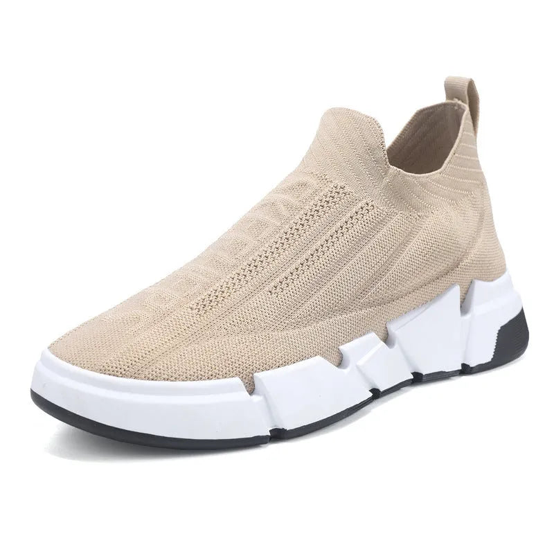 Men's slip-on casual sports shoes with flyknit mesh upper and sock cuffs, mid-top, PVC sole