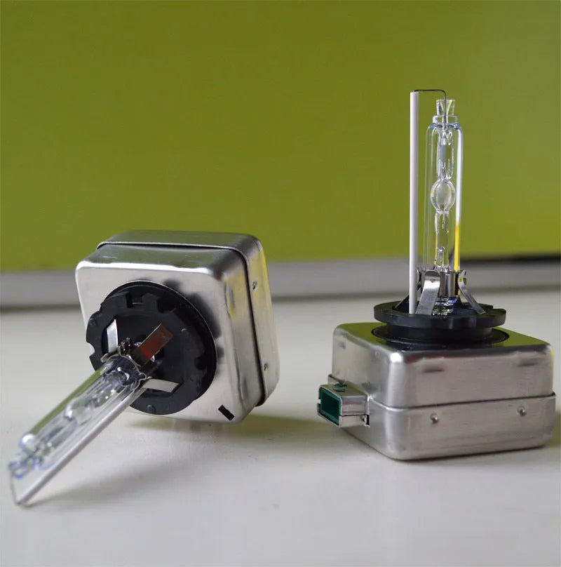 Xenon automotive lens lamp with aluminium alloy shell and quartz tube, showing D1S/D1R specifications for vehicle lighting systems