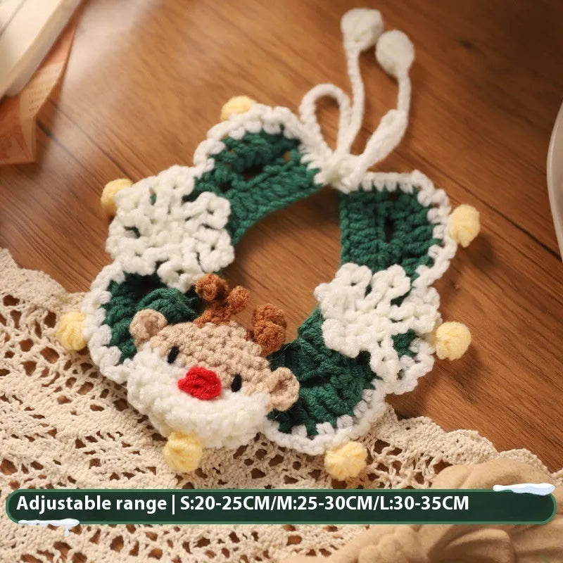 Christmas pet scarf for dogs and cats in woollen material with festive patterns