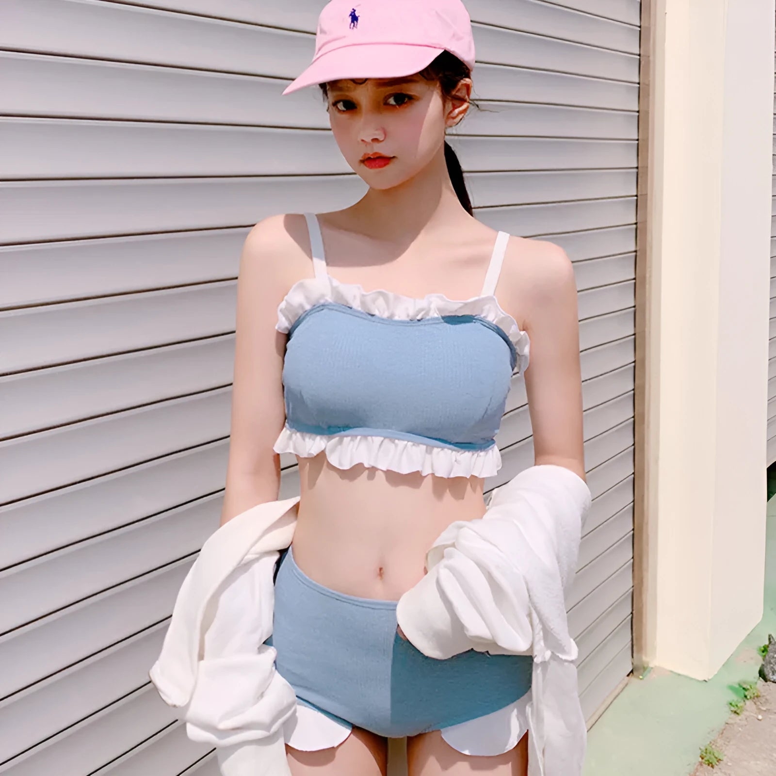 Women's solid-colour one-piece swimsuit with adjustable shoulder straps for swimming
