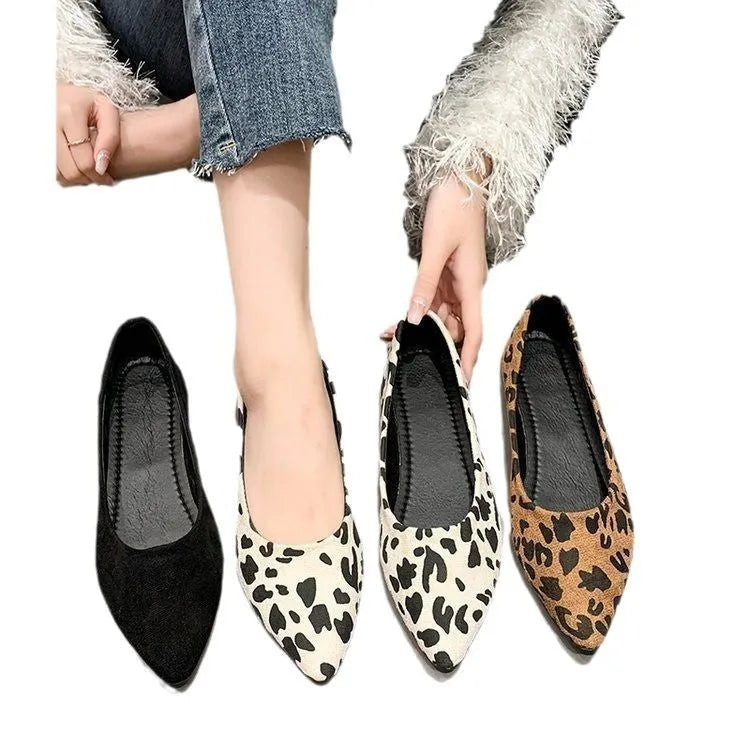 Women's leopard print flat pumps with pointed toe and low heel