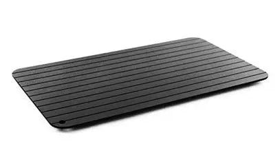 Black aluminium quick defrosting tray for thawing frozen food without electricity