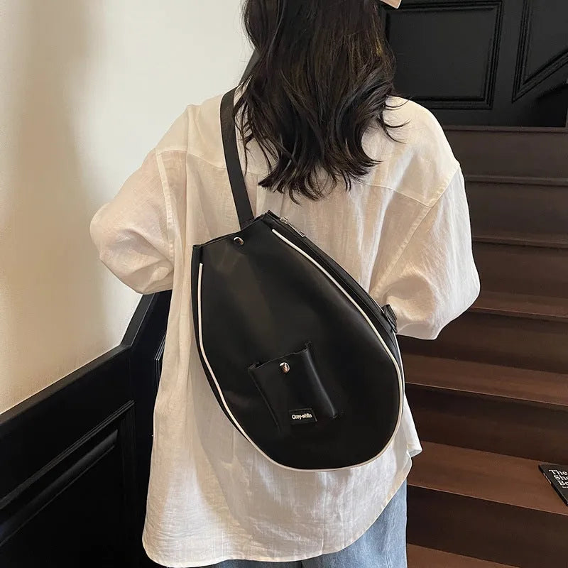 Black one-shoulder casual yoga storage bag with large capacity for gym equipment.