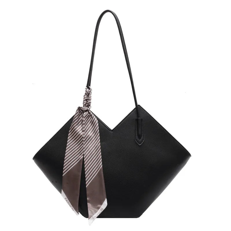 Women's fashion shoulder bag in beige, showing 43cm width, sandwich pocket, and 30cm handle height