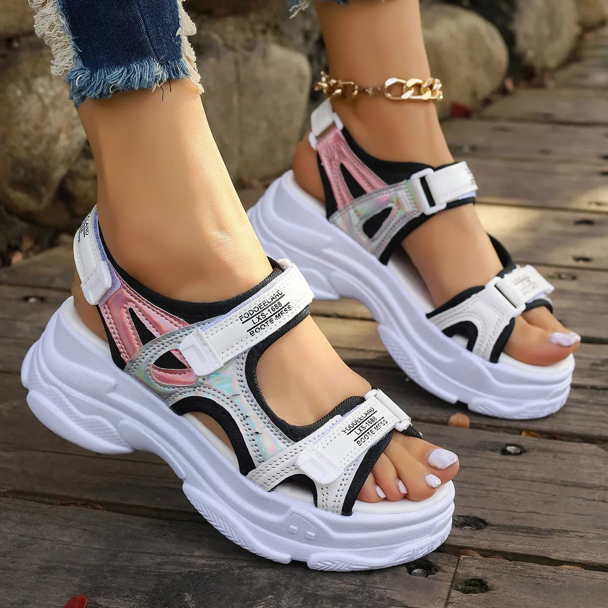 Women's Roman platform sports sandals in black with PU upper and rubber sole