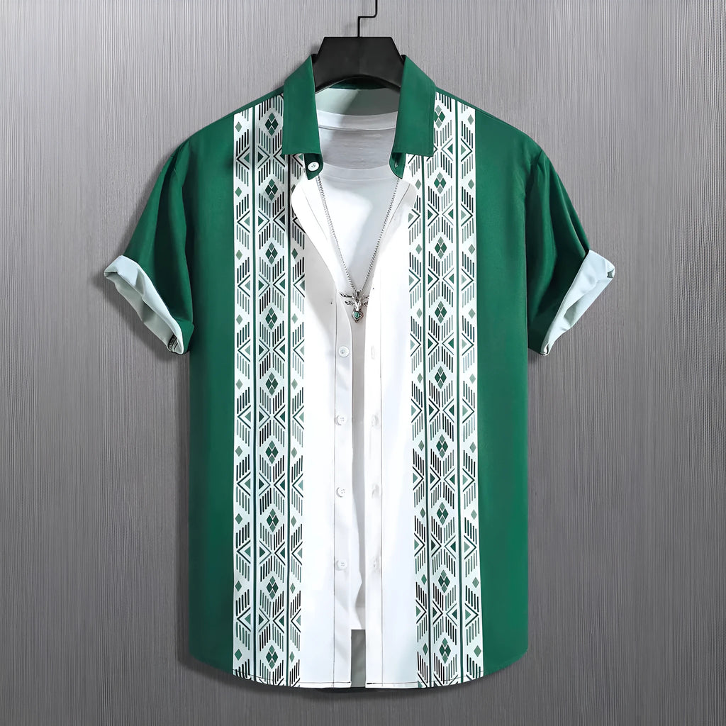 Men's plaid pattern cardigan shirt with lapel collar and short sleeves in loose fit