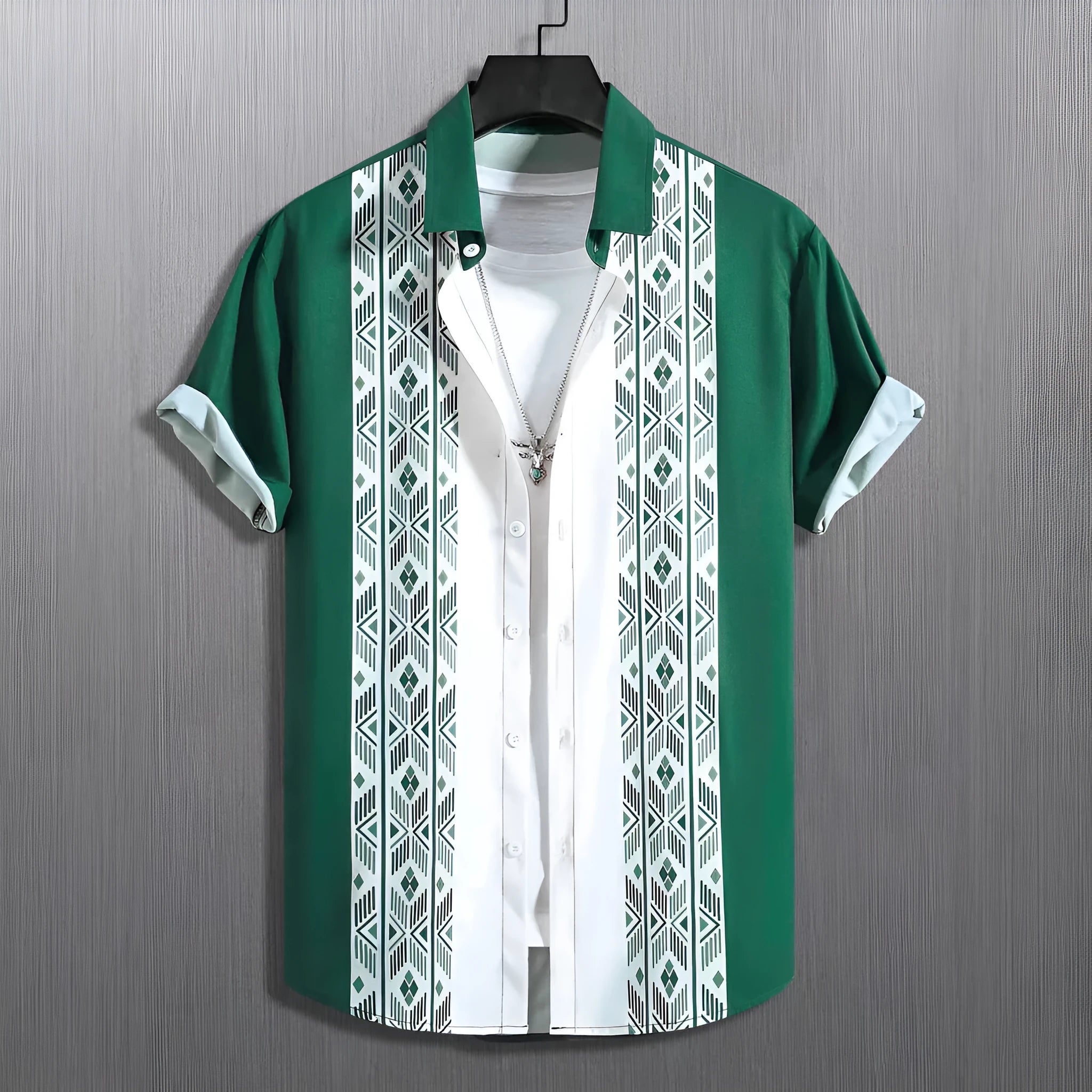 Men's plaid pattern cardigan shirt with lapel collar and short sleeves in loose fit