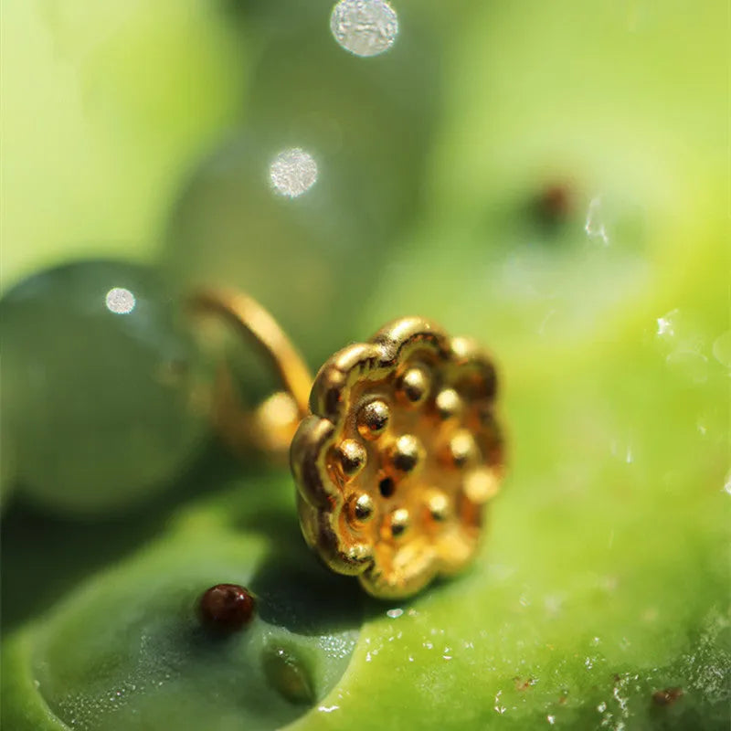 Green Hetian jade bracelet with vintage beads for women in an ethnic style.