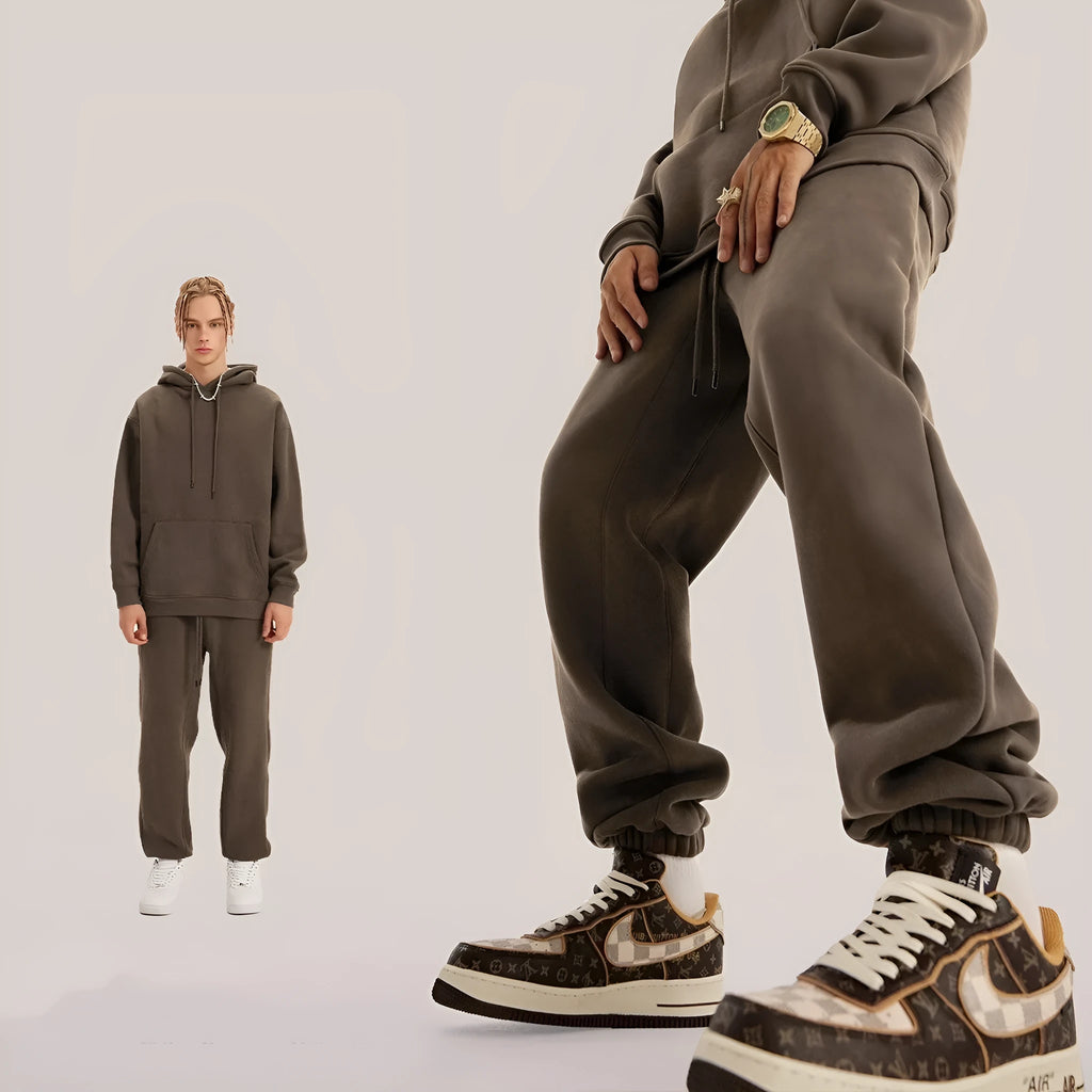 Men's solid colour cotton velvet sweatpants with ankle banding in mid-waist design