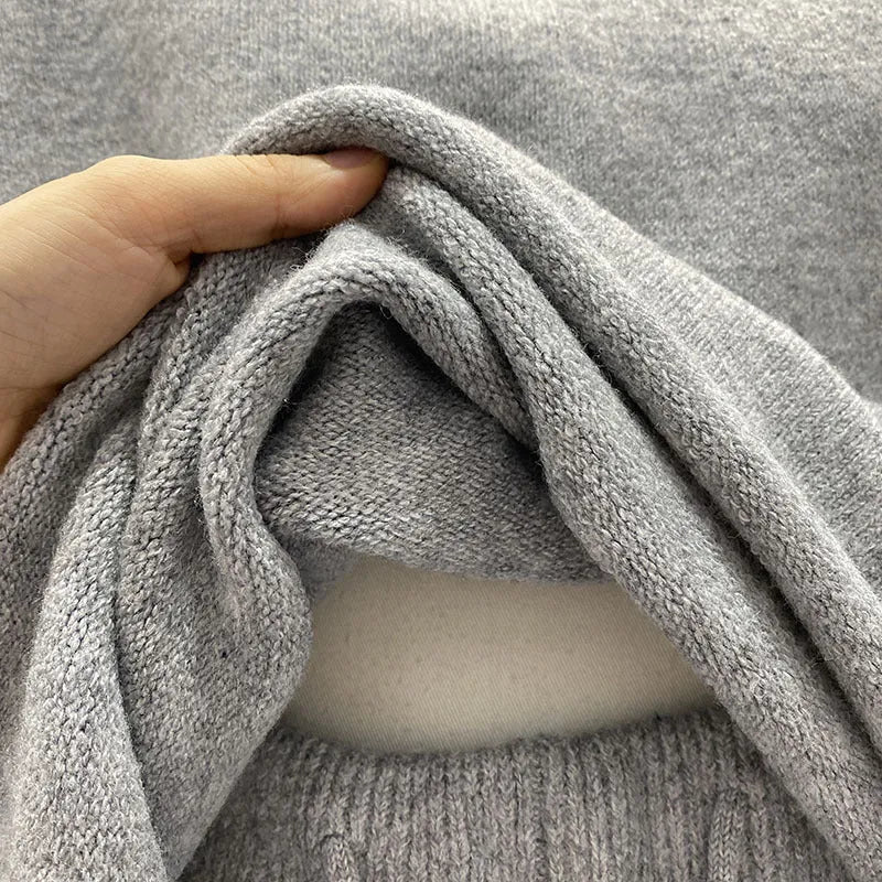 Women's loose-fitting acrylic fibre sweater with knitted wide leg shorts in oatmeal colour