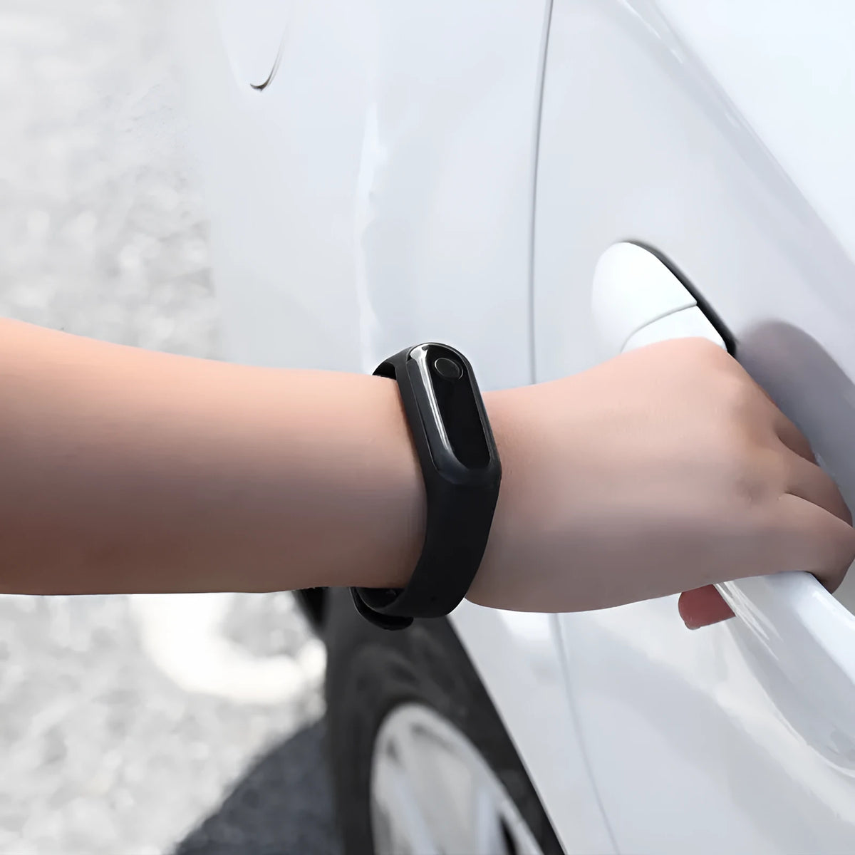 Wireless anti-static bracelet with 34cm TPU strap, black or pink, supplied with two AG10 batteries